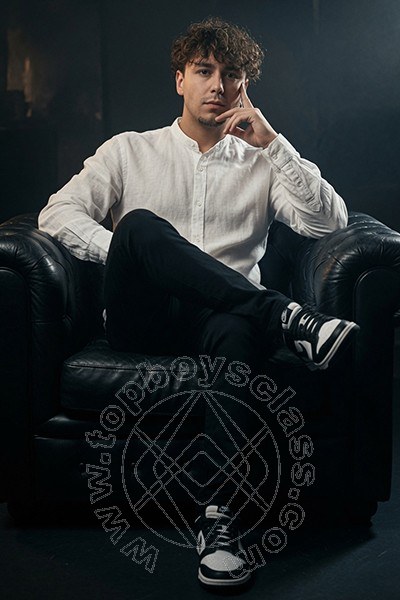 <b>LECCO</b><br>
<span style="font-weight:bold;">NOVITA' ASSOLUTA!!!! BELLISSIMO RAGAZZO!!!</span>
<br>
Sono un ragazzo di 31 anni.
<br>
Mi... Bushido LECCO 3491724269
